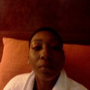 Meet your Posher, Latara